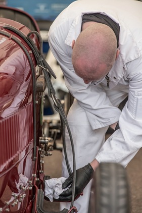 Impressionen vom Grand Prix Historique de Monaco 2014 - Letzte Handgriffe am Bugatti