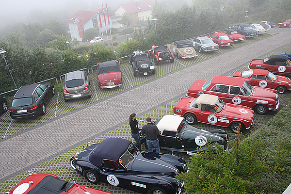 Impressionen vom Grandprix Rudolf Caracciola 2013 - Fahrerlager im Nebel