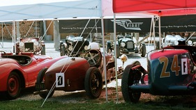 Impressionen vom Gurnigel Bergrennen 2012 - Fahrerlager am Gurnigel, hinten Alfa Romeo 6C, Alvis 25, Lagonda Rapier, Riley 15/6, Jaguar XK 120, Bugatti 37A, Graham 8 Lucenti Special Impressionen vom Gurnigel Bergrennen 2012 - Fahrerlager am Gurnigel, hinten Alfa Romeo 6C, Alvis 25, Lagonda Rapier, Riley 15/6, Jaguar XK 120, Bugatti 37A, Graham 8 Lucenti Special