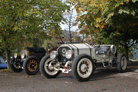 Impressionen vom Michaelskreuzrennen 2011 - Zwei American La France ruhen sich nach der anstrengenden Fahrt auf der Passhöhe aus