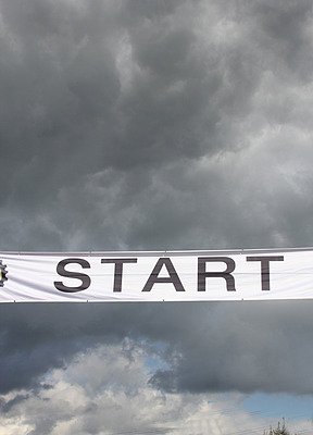 Impressions of the Michaelskreuzrennen 2011 - cloudy sky at the start