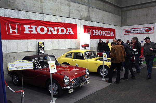 Impressionen vom OTM Fribourg 2013 - Gleich drei Honda S800 auf dem Stand des Honda-Clubs Schweiz