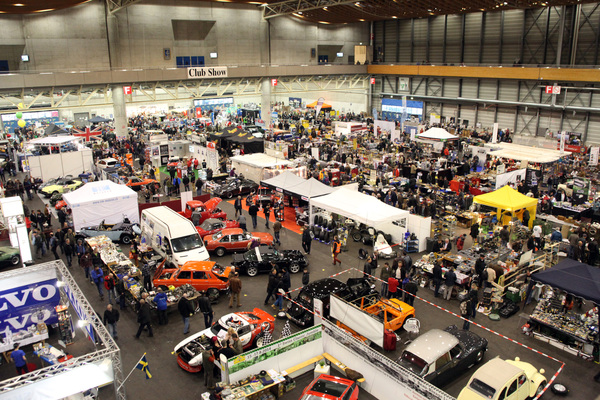 Image: Impressions of the Fribourg classic car and parts market 2014 - View of Hall 1 with vehicle and parts dealers