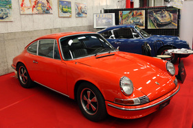 Impressionen vom Oldtimer- und Teilemarkt Fribourg 2014 - Porsche 911 in typischen Farben der frühen Siebzigerjahren - in der Porsche-Sonderschau Impressionen vom Oldtimer- und Teilemarkt Fribourg 2014 - Porsche 911 in typischen Farben der frühen Siebzigerjahren - in der Porsche-Sonderschau