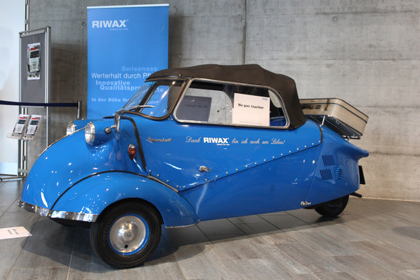 Bild: Impressionen vom Oldtimer- und Teilemarkt Fribourg 2014 - Riwax-blauer Messerschmitt Kabinenroller