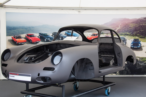 Impressionen vom Solitude Revival 2013 - Porsche zeigt eine Rohkarosse eines 356-ers