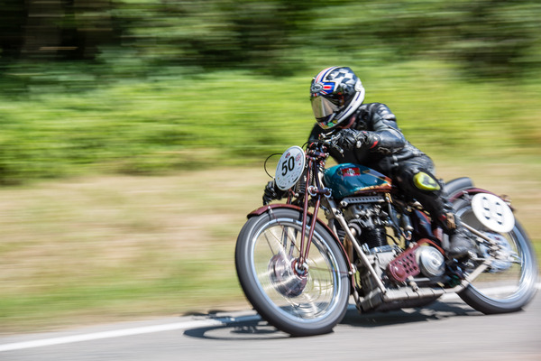 Impressionen vom Solitude Revival 2013 - Technik sichtbar beim Vorkriegs-Motorrad