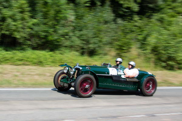 Impressionen vom Solitude Revival 2013 - Vorkriegs-Roadster beim frohen Solitude-Umrunden