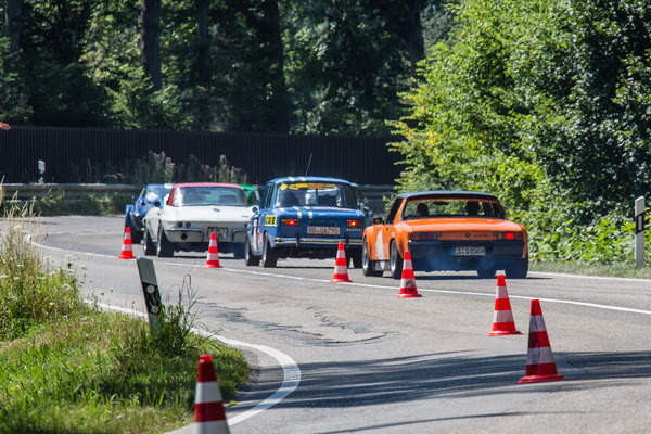 Impressionen vom Solitude Revival 2013 - schlimme Strassenschäden werden umfahren