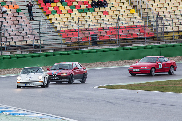 Impressionen vom akademischen Fahrtraining auf dem Hockenheimring 2012 - auch diese Autos sieht man immer seltener auf der Strasse - Alfa Romeo 164 und Opel Calibra
