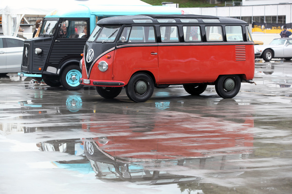 Bild Impressionen von den Dolder Classics im September 2013 - Grossraumtransporter von Volkswagen (VW Bus Samba) und Citroën