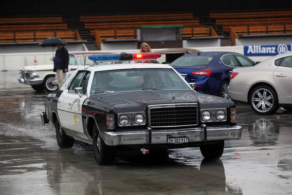 Bild: Impressionen von den Dolder Classics im September 2013 - wie aus dem Film "Blues Brothers" - Ford-Polizeiauto