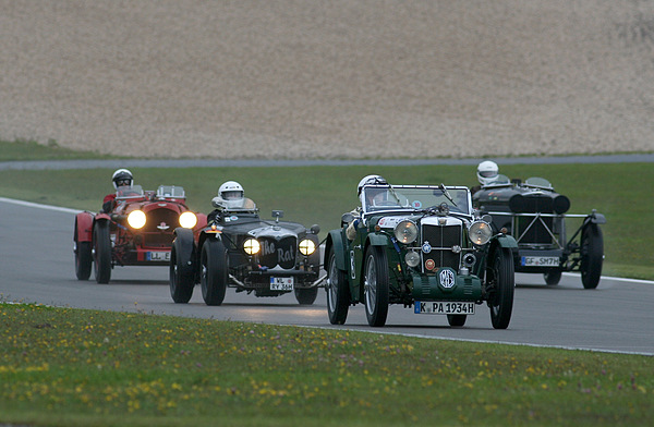 Impressionen von den Roaring Twenties und Golden Thirties - Vorkriegsfahrzeuge im Lauf 10 des AVD Oldtimer Grand Prix 2011