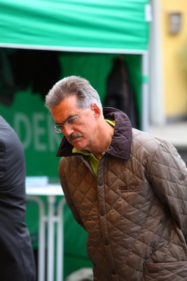 Impressionen von der ADAC Trentino Classic 2013 - Mario Theissen begutachtet die Wagen bei der Fahrzeugabnahme