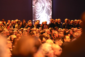 Impressionen von der Artcurial Rétromobile Versteigerung am 8. Februar 2013 - voll besetzter Raum