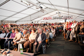 Impressionen von der Bonhams-Versteigerungen Zoute am 11. Oktober 2013 - das Zelt war bis zum letzten Platz gefüllt Impressionen von der Bonhams-Versteigerungen Zoute am 11. Oktober 2013 - das Zelt war bis zum letzten Platz gefüllt