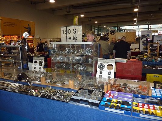 Impressionen von der Bremen Classic Motorshow 2013 - Ersatzteile für den Mercedes Benz 190 SL