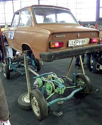 Impressionen von der Bremen Classic Motorshow 2013 - ein getrennter Volvo 66 (baugleich mit DAF), unten die Technik mit der berühmten Variomatic
