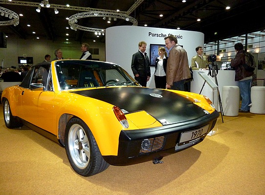 Impressionen von der Bremen Classic Motorshow 2013 - ein schneller Porsche 914/6 auf dem Stand von Porsche Classic