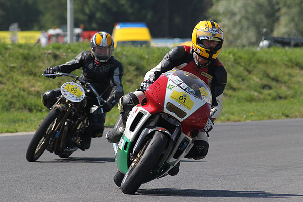Bild: Impressionen von der Lignières Historique 2013 - Motorräder verschiedener Generationen