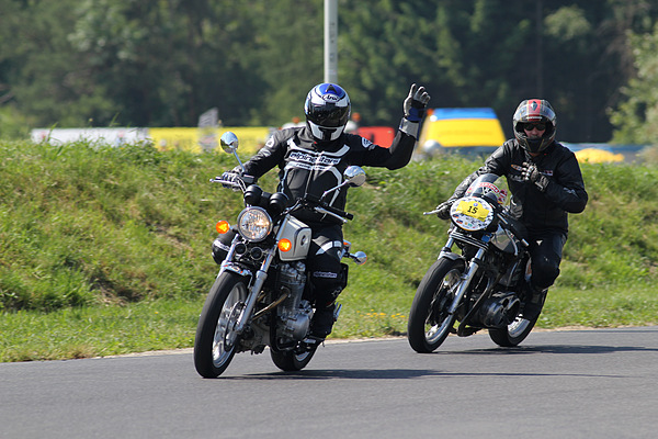 Image: Impressions of the Lignières Historique 2013 - one motorcycle and one team field at the start