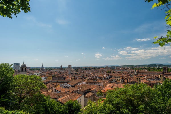 Impressionen von der Mille Miglia 2014 - Blick über die Dächer