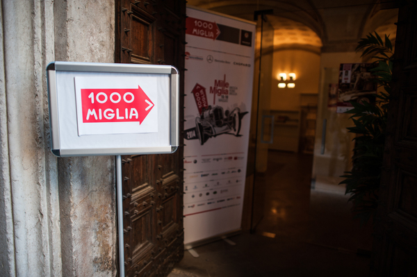 Impressionen von der Mille Miglia 2014 - fast alles ist beschildert