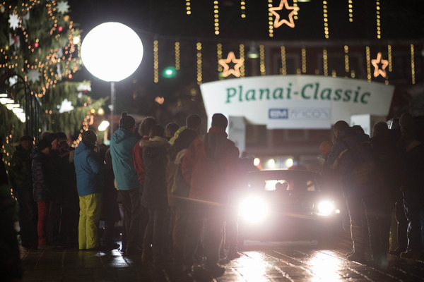 Image: Impressions of the Planai-Classic 2014 - At the start of the Planai-Classic in an atmospheric setting
