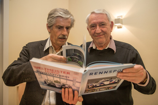 Impressionen von der Präsentation des Buchs "Rennsport Schweiz 2014" - die Macher freuen sich über ihr neuestes Werk