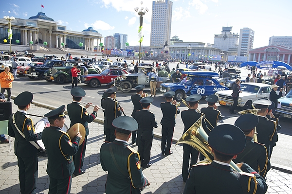 Impressionen von der Rallye Peking-Paris 2013 - Grosser Abschied auf dem Platz von Ulaan Baatar