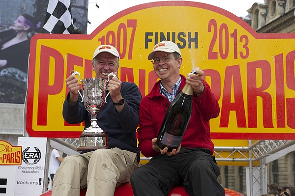 Impressionen von der Rallye Peking-Paris 2013 - Kieron Brown und Philip Garratt siegten in der Vingeants Kategorie auf ihrem Chevrolet Fangio Coupé von 1938
