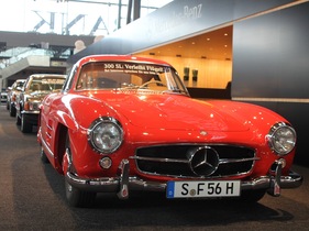 Impressionen von der Retro Classics Stuttgart 2011 - 300 SL verleiht Flügel Impressionen von der Retro Classics Stuttgart 2011 - 300 SL verleiht Flügel