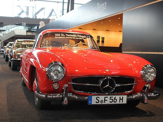 Impressionen von der Retro Classics Stuttgart 2011 - 300 SL verleiht Flügel