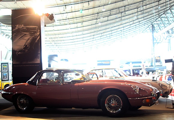 Impressionen von der Retro Classics Stuttgart 2011 - Jaguar E-Type V12 - 50 Jahre schöner fahren