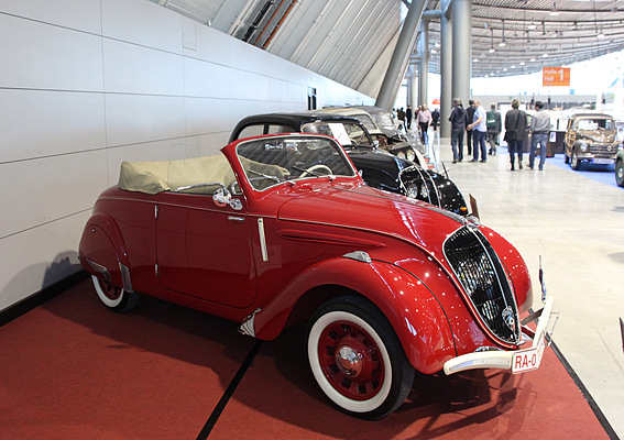 Impressionen von der Retro Classics Stuttgart 2013 - 75 Jahre Peugeot 202 - verschiedene Varianten werden präsentiert