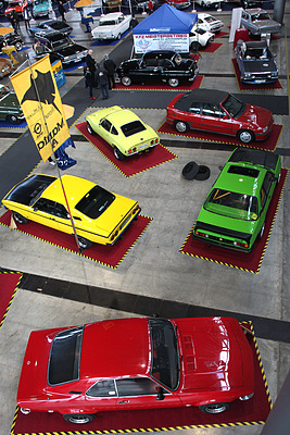 Impressionen von der Retro Classics Stuttgart 2013 - die farbenfrohe Welt der Alt-Opel-Freunde