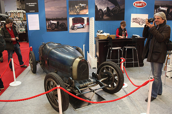 Impressionen von der Rétromobile 2013 - Bugatti-Rennwagen auf dem Stand des Bugatti-Clubs