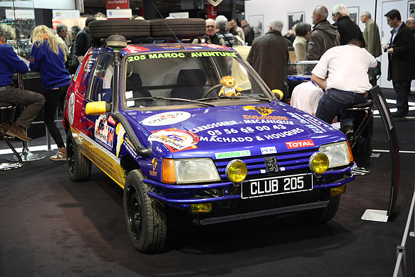 Impressionen von der Rétromobile 2013 - rallye-erprobter Peugeout 205 anlässlich des 30. Geburtstags der Baureihe