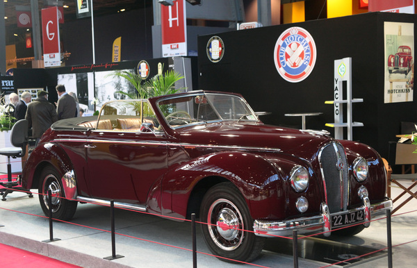 Impressionen von der Rétromobile Paris 2014 - Elegantes Hotchkiss-Cabriolet auf dem Club-Stand