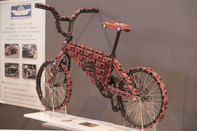 Impressionen von der Rétromobile Paris 2014 - das Fahrrad für den Ferrari-Fan