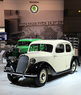 Impressionen von der Techno Classica 2013 - Skoda-Stand mit hübschen Vorkriegs-Fahrzeugen