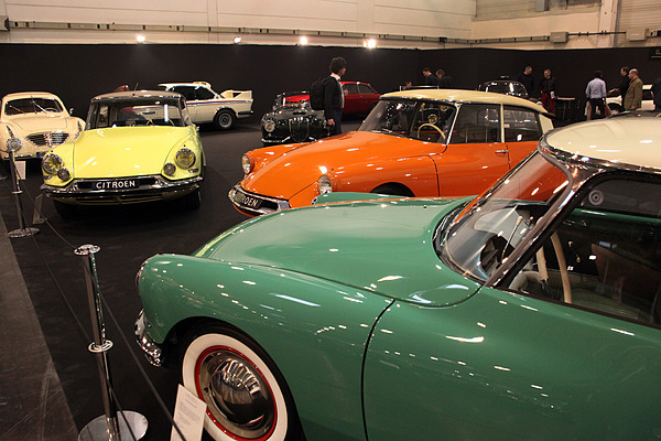 Impressionen von der Techno Classica 2013 - auf dem Lukas-Hüni-Stand zogen die drei Citroën DS 19 wie schon in Paris die Besucher an