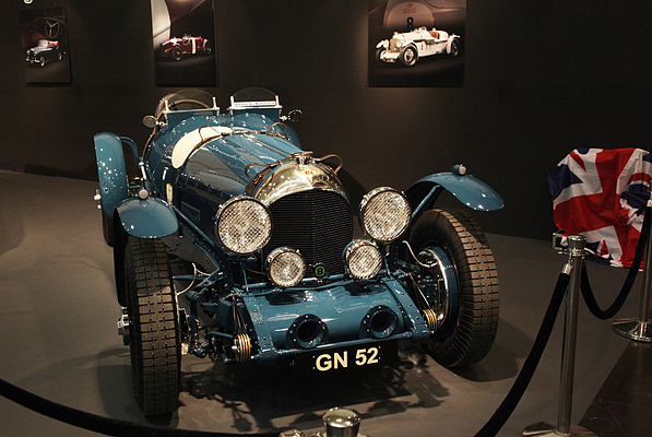 Impressionen von der Techno Classica 2013 - bei diesem Bentley bei "Racing Green" schreit alles nach Racing