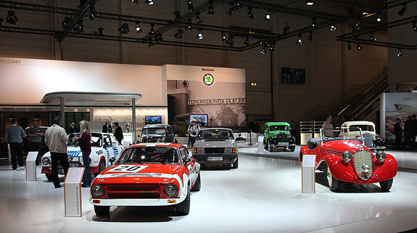 Bild Impressionen von der Techno Classica 2013 - der hübsch aufgemachte und übersichtliche Skoda-Stand