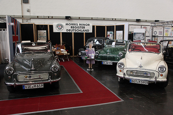 Impressionen von der Techno Classica 2013 - die Königin machte ihren Besuch beim Morris-Minor-Register Deutschland