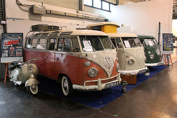 Impressionen von der Techno Classica 2013 - eine schöne Parade von VW-Bussen