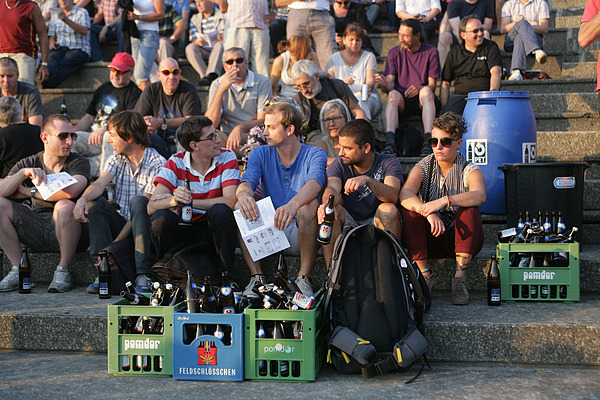 Impressionen von der Veranstaltung "Indianapolis in Oerlikon 2012" - Zuschauen gibt auch Durst