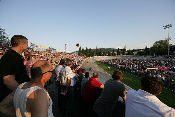 Impressionen von der Veranstaltung "Indianapolis in Oerlikon 2012" - grosses Publikumsinteresse an den Demofahrten der historischen Racers