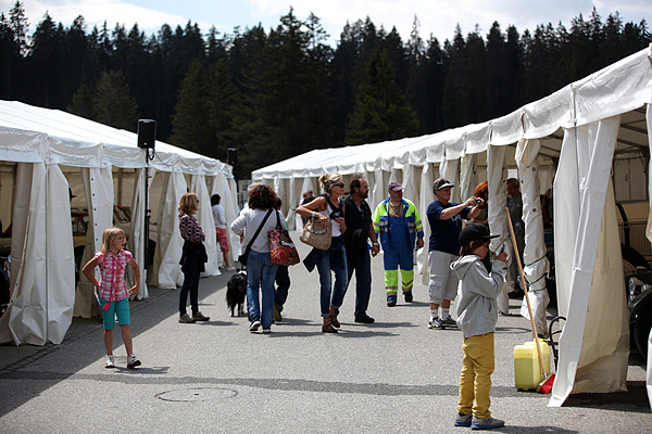 Imrpessionen von der Lenzerheide Motor Classics 2013 - Blick in das Fahrerlager