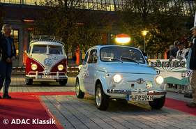 In den 90 Oldtimern gingen 4000 Fahrgäste auf "Zeitreise" – Rollendes Museum München 2024 In den 90 Oldtimern gingen 4000 Fahrgäste auf "Zeitreise" – Rollendes Museum München 2024